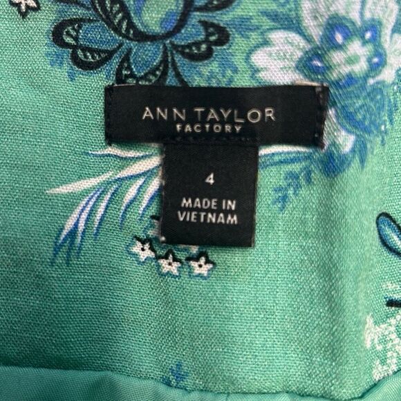 Ann Taylor Women's Green Floral High Waisted Shorts Size 4 - Picture 4 of 7